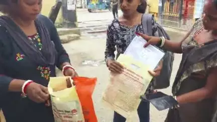 कटिहार: सदर अस्पताल में फिटनेस सर्टिफिकेट के लिए पैसे की मांग पर परिजनों का हंगामा, एमएलसी के हस्तक्षेप से मिला सर्टिफिकेट