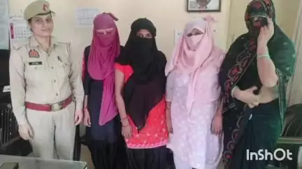 नवाबगंज: नवाबगंज थाना पुलिस ने सेक्स रैकेट का भंडाफोड़ किया, चार महिलाएं और एक पुरुष किया गिरफ्तार