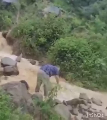 सरकाघाट: द्रुमती नाले की पुली को बचाने के लिए 6 युवाओं ने दिखाया साहस
