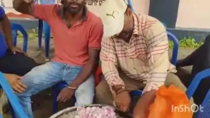 విజయనగరం: బొబ్బిలి మున్సిపల్ కార్యాలయం వద్ద వంటావార్పు చేసి నిరసన తెలిపిన మున్సిపల్ కార్మికులు