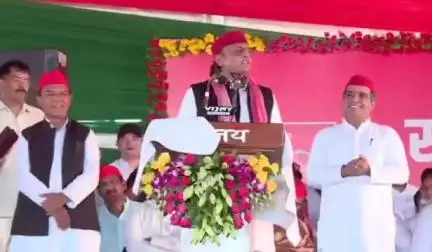 #अखिलेश_भैया कुछ और बोल रहे थे, और ये #आजमगढ़ वाले #हाइवे वाले #धाकड़ को समझ लिए!!

ये #आजमगढ़ वाले बहुत तेज होते है!!