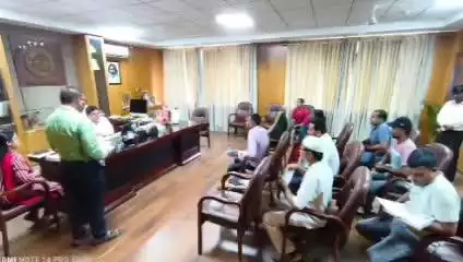 कटकमसांडी: हजारीबाग के कटकमसांडी प्रखंड के हेदलाग के रहने वाले ईश्वर महतो पहुंचे उपायुक्त के पास ,लगाई गुहार