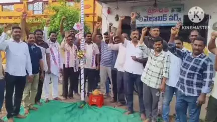 చెన్నూరు: మందమర్రి పట్టణంలో  ప్రపంచ మెకానిక్  దినోత్సవాన్ని ఘనంగా నిర్వహించిన మెకానిక్ యూనియన్ నాయకులు