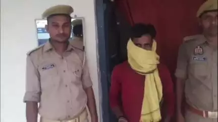 सैदपुर: औड़िहार GRP ने ट्रेन में सो रहे यात्रियों का सामान चुराने वाले शातिर चोर को 17 अंगुल लंबे चाकू के साथ किया गिरफ्तार