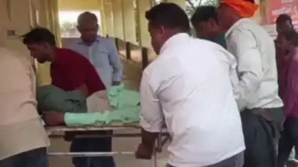महाराजगंज: हसनगंज में आम तोड़ते समय पेड़ से गिरे व्यक्ति की ट्रामा सेंटर में इलाज के दौरान हुई मौत, परिजनों में मचा कोहराम
