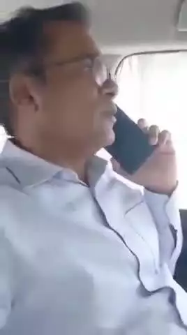 शाहजहांपुर: सफाई कर्मी फिरोज अहमद को निलंबित करने के निर्देश दिए डीएम धर्मेंद्र प्रताप सिंह ने, वीडियो हुआ वायरल