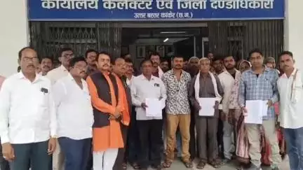 कांकेर: गोटीटोला गांव के दबंगों ने ग्रामीणों की जमीन पर किया कब्जा, कलेक्टर-SP से न्याय की गुहार लगाई