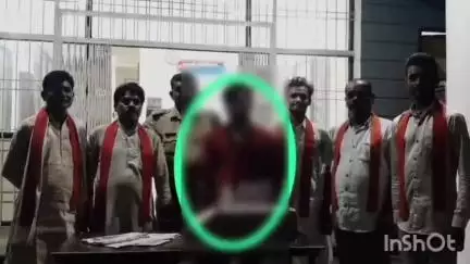 पटेरा: भगवती मानव कल्याण संगठन के सदस्यों ने राजाबंदी के पास शराब तस्करी पकड़ी, पुलिस को सौंपा