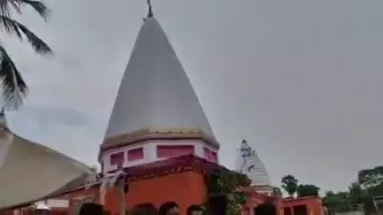 धोरैया: श्रावणी मेला को लेकर बीडीओ ने धनकुंड मंदिर परिसर का जायजा लिया, आवश्यक सुविधाएं मुहैया कराई जाएंगी