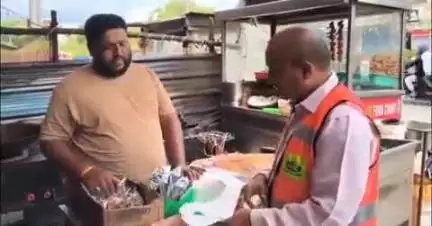మేడ్చల్: కాప్రా పరిధిలోని పరిశుభ్రత పాటించేది హోటళ్లకు జిహెచ్ఎంసి అధికారుల పెనాల్టీ