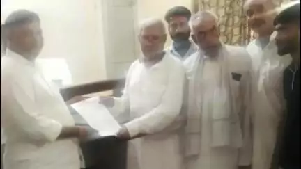 अटेली: बीपीएल परिवारों को सरसों तेल के रेट में वृद्धि के विरोध में बसपा ने कनीना एसडीएम कार्यालय में ज्ञापन सौंपा