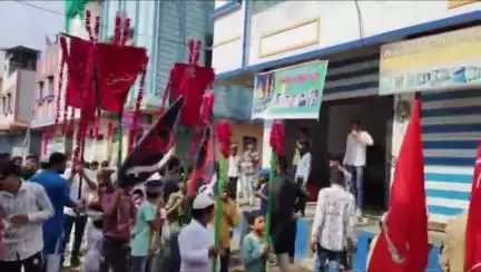 गंगधार: चौमहला में मोहर्रम के अवसर पर इमाम हुसैन की याद में नौजवान हुसैनी कमेटी ने अलम सजदे का भव्य जुलूस निकाला