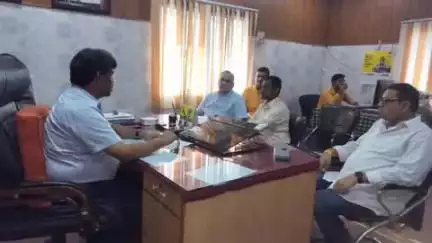 कोटर: आयुष्मान आपके द्वार 2.0: समीक्षा बैठक में आयुष्मान कार्ड निर्माण को प्राथमिकता