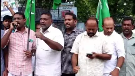കൊല്ലം: ഡി.എം.ഒ ഓഫീസിലേക്ക് യൂത്ത് ലീഗ് മാർച്ച് നടത്തി