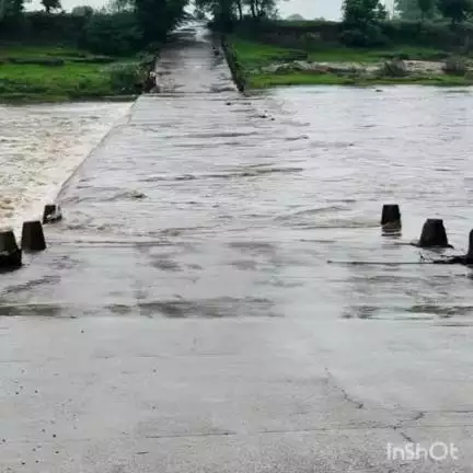 गढ़ी: रोहिड़ा -वजाकरा पुलिया पर 3 दिन से पानी भरा, आवागमन बंद