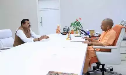 बीसलपुर: लखनऊ में मुख्यमंत्री योगी आदित्यनाथ से मिले शहर विधानसभा के भाजपा विधायक और यूपी सरकार के राज्य मंत्री संजय गंगवार