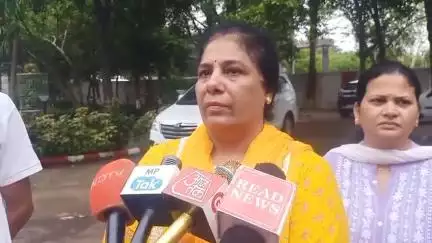 राघौगढ़ थाना क्षेत्र जेपी कॉलेज कैंपस में हुई करोड़ों की चोरी

*खाटू श्याम की पूजा कर लाल कपड़े से ढाका खाटू श्याम का सर और करोड़ों रुपए की चोरी को दिया अंजाम*
 जी हैं अपने सही सुना जेपी यूनिवर्सिटी आफ इंजीनियर एस
