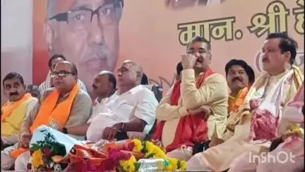 उज्जैन शहर: नवनिर्वाचित प्रदेश अध्यक्ष हेमंत खंडेलवाल ने नानाखेड़ा में पंडित दीनदयाल उपाध्याय की मूर्ति पर माल्यार्पण किया