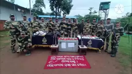 ଫୁଲବାଣୀ ସହର: କୁମ୍ଭେମେଲୁ ଠାରୁ BSF ଦ୍ୱରା ବ୍ୟାପ ମାଓ ସାମଗ୍ରୀ ସହ ଏକ କ୍ୟାମ୍ପ କୁ ନଷ୍ଟ କରିଛନ୍ତି ଯବାନ,