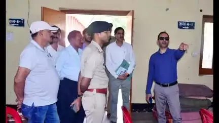 बागेश्वर: जिलाधिकारी आशीष भटगांई ने विकासखंड में नामांकन स्थल का स्थानीय निरीक्षण किया, दिए आवश्यक दिशा-निर्देश