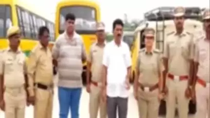 ಕೊಪ್ಪಳ: ನಗರದಲ್ಲಿ ಸರ್ಕಾರದ ಸೂಚನೆ,ಸುಪ್ರೀಂ ಕೋರ್ಟ್ ನಿರ್ದೇಶನದಂತೆ ಜಿಲ್ಲೆಯಲ್ಲಿ ಶಾಲಾ ಕಾಲೇಜು ವಿದ್ಯಾರ್ಥಿಗಳು ಪ್ರಯಾಣಿಸುವ ಖಾಸಗಿ ವಾಹನಗಳ ತಪಾಸಣೆ