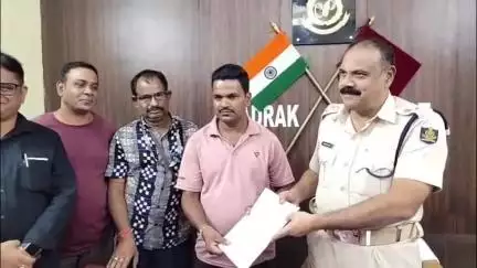 ଭଦ୍ରକ ଗ୍ରାମାଞ୍ଚଳ: ଚାନ୍ଦବାଲିରେ ସାମ୍ବାଦିକଙ୍କୁ ଆକ୍ରମଣ ଘଟଣା, କାର୍ଯ୍ୟାଳୟରେ ଏସପିଙ୍କୁ ଭେଟିଲେ ଭଦ୍ରକର କାର୍ଯ୍ୟରତ ସାମ୍ବାଦିକ