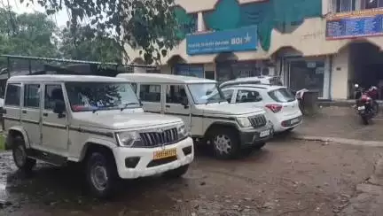 ଝାରସୁଗୁଡା: ଗାନ୍ଧୀ ଛକରେ ସହକାରୀ ନିର୍ବାହୀ ଯନ୍ତ୍ରୀ ଡିଲେଶ୍ଵର ମାଝୀଙ୍କ ଘରେ ଭିଜିଲାନ୍ସ ଚଢାଉ