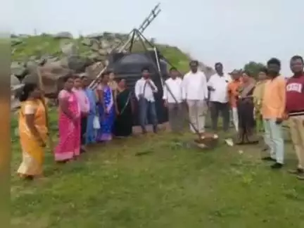 ఆర్మూర్: ఆర్మూర్ నవనాథ సిద్దుల గుట్టపై గల శ్రీ నవనాథ సిద్దేశ్వర పిరమిడ్ ధ్యాన మహా క్షేత్రంలో వాటర్ ట్యాంకు ఏర్పాటు