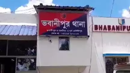 হলদিয়া: মোবাইল ফোন শারি না দেওয়া অভিমানে ছাত্র আত্মহত্যা ভবানীপুর থানা এলাকার ঘটনা ময়না তদন্ত হলো হলদিয়া মহকুমা হাসপাতালে