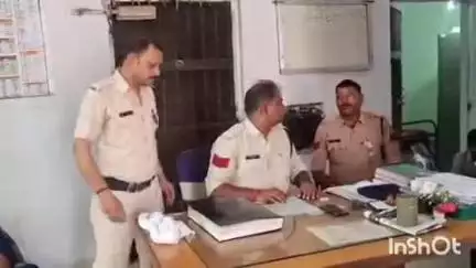 बंडा: ग्राम दलपत पुर में तीन लोगों द्वारा एक व्यक्ति के साथ मारपीट
