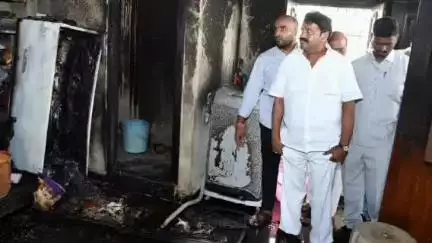 హిమాయత్ నగర్: రాజరాజేశ్వరి నగర్లో మంటల్లో ఇల్లు దగ్ధమైన ఘటనలో బాధితులకు తక్షణ ఆర్థిక సహాయం అందజేస్తాం: మాజీ మంత్రి తలసాని శ్రీనివాస్ యాదవ్