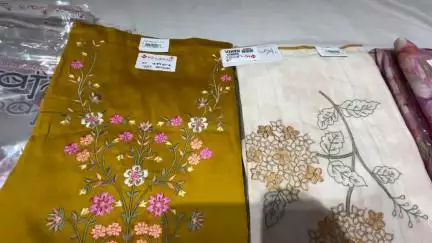 Shree vinayak suit amd saree 
भरतिया हॉस्पिटल के पास BSNL ऑफिस के सामने चूरू 
#suit #krupali #showroom #churu
