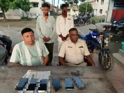 धोरैया थानांतर्गत चोरी का 6 मोबाइल एवं 1 Bike के साथ 2 व्यक्ति को गिरफ्तार एवं 1 विधि विरुद्ध बालक को निरुद्ध किया गया