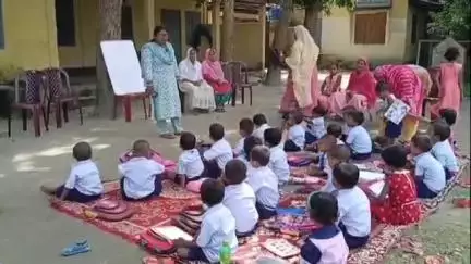 ধুবুৰী ভাগ: গোলকগঞ্জত আদৰ্শ অংগনৱাড়ী কেন্দ্ৰৰ গৃহৰ অভাৱত মুকলি ঠাইত চলিছে পাঠদান, গৃহ নিৰ্মাণৰ দাবী #jansamasya