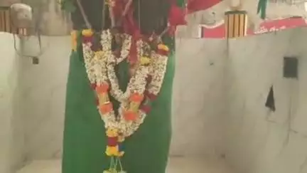 ఉరవకొండ: ఉరవకొండ:బెళుగుప్పలో మొహరం వేడుకలు ప్రారంభం. అన్నదాన కార్యక్రమాన్ని నిర్వహించిన మొహరం సేవా కమిటి సభ్యులు