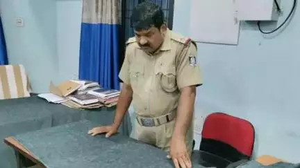 ଅନୁଗୋଳ: ଭିଜିଲାନ୍ସ ଜାଲରେ ତାଳଚେର ଥାନା ଏଏସଆଇ ଧରଣୀଧର ନାଥ