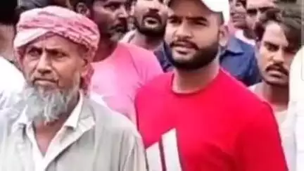सीकर: एसपी ऑफिस पर मुस्लिम समाज के लोगों ने किया प्रदर्शन, अपहरण और मारपीट के आरोपियों की गिरफ्तारी की मांग की