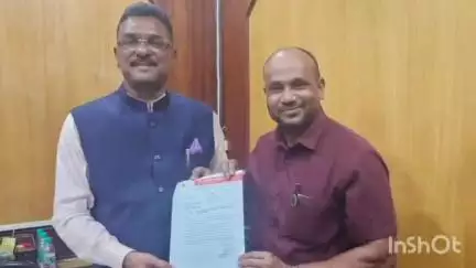पालघर: आमदार विनोद निकोले यांनी परिवहन मंत्री प्रताप सरनाईक यांची विधिमंडळ येथे घेतली भेट