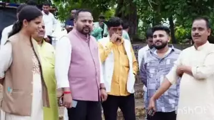 नवागढ़: बेमेतरा शहर के नवीन बाजार चौक एवं कालिका तालाब का विधायक और नगर पालिका अध्यक्ष ने किया निरीक्षण