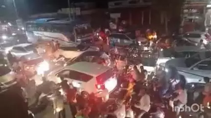 किशनगढ़: बारिश से बने गड्ढों से परेशान शहरवासी कृष्णापुरी क्षेत्र में लगे लंबे जाम में देर रात तक वाहन चालक होते रहे परेशान