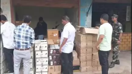 निरसा/चिरकुंडा: निरसा के बिरला ढाल में शराब दुकान का ऑडिट करने पहुंची धनबाद मुख्यालय की टीम