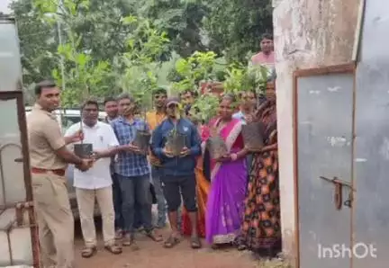 ଫୁଲବାଣୀ ସହର: ଡଡାପଡା ସେବାଶ୍ରମରେ ବନମହୋତ୍ସବ ଅନୁଷ୍ଠିତ ,ଯୋଗଦେଲେ ବନ କର୍ମଚାରି