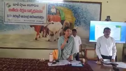 సిర్పూర్ టి: స్థానిక సంస్థల ఎన్నికల్లో BLO ల పాత్ర కీలకం,BLO ల శిక్షణ శిబిరంలో పాల్గొన్న కాగజ్ నగర్ సబ్ కలెక్టర్ శ్రద్ధ శుక్ల