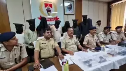 हज़ारीबाग: हजारीबाग: श्री ज्वेलर्स गोलीकांड में 9 आरोपी गिरफ्तार, मुख्य सरगना उत्तम यादव फरार