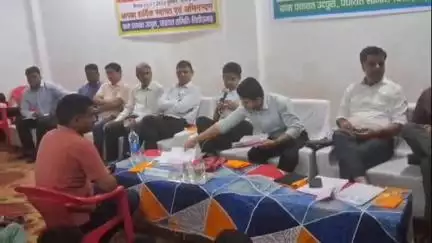 चित्तौड़गढ़: उदपूरा ग्राम पंचायत में रात्रि चौपाल के दौरान जनसुनवाई कर समस्याएं सुनी गईं