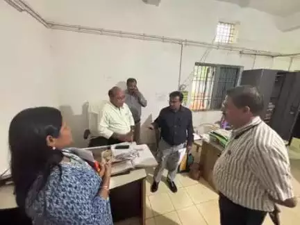 आरंग: संभाग आयुक्त का आरंग दौरा, जनपद के 6 कर्मचारियों को नगर पालिका के लेखपाल व उप स्वास्थ्य केंद्र प्रभारियों को नोटिस