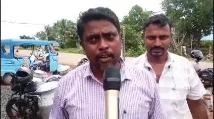 ଭଦ୍ରକ ଗ୍ରାମାଞ୍ଚଳ: ବର୍ଦ୍ଧିତ ଦର ଓ ପ୍ରାପ୍ଯ ମିଳିବାରେ ବିଳମ୍ବ ନେଇ ହନ୍ତସନ୍ତ ହେଉଛନ୍ତି ଦୁଗ୍ଧ ଚାଷୀ। ମତପ୍ରକାଶ କରିଛନ୍ତି ନିରଞ୍ଜନ ମଲ୍ଲିକ।