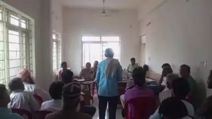 ईसागढ़: आगामी त्योहारों को लेकर ईसागढ़ थाने में शांति समिति की बैठक आयोजित की गई