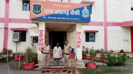 अंबागढ़ चौकी स्थित दंतेश्वरी मंदिर में चोरी की घटना को अंजाम देने वाले आरोपी को पुलिस ने किया गिरफ्तार