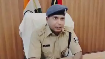 डुमरा: चोरी के मामले में वांछित अभियुक्त गिरफ्तार